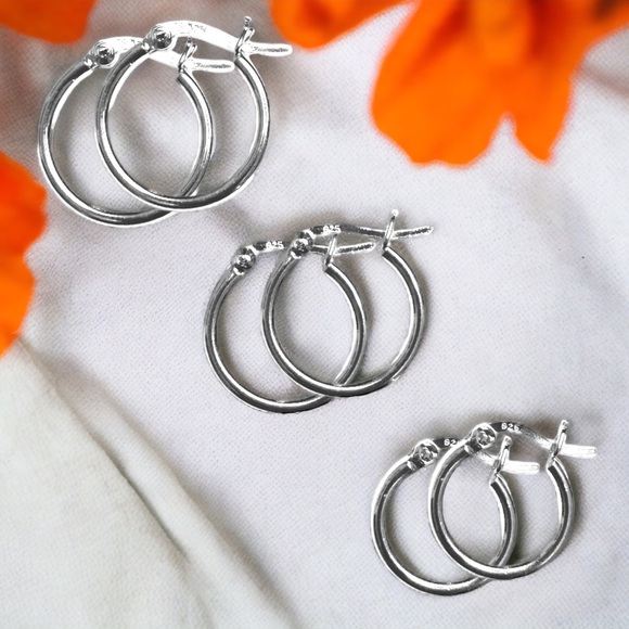 Sterling Silver 18mm Small Plain Hoop Earrings, Classic Silver Jewelry - Picture 3 of 14